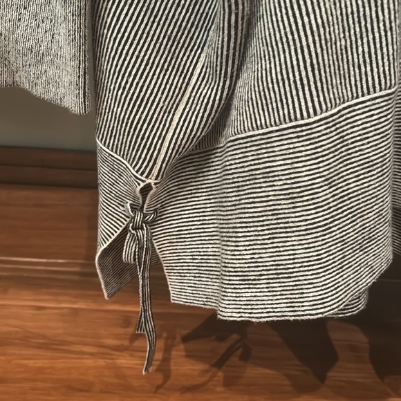 cabi zip up sweater - Picture 2 of 5